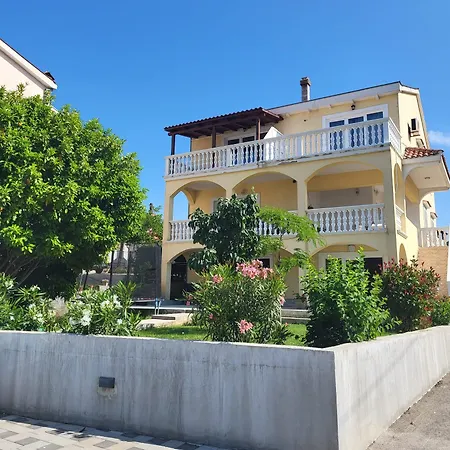 With Parking Space Sveti Filip I Jakov, Biograd - 25392 Apartman
